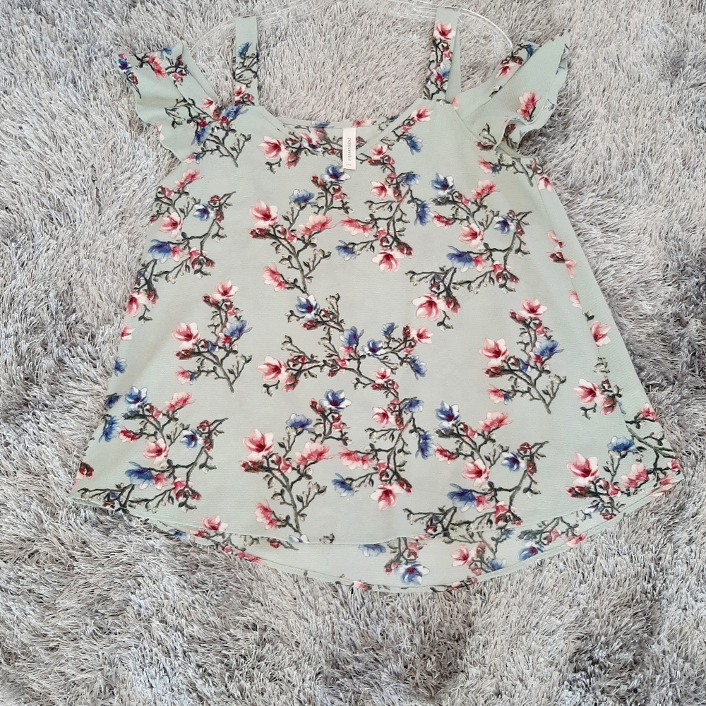 Peppermint flower top size medium